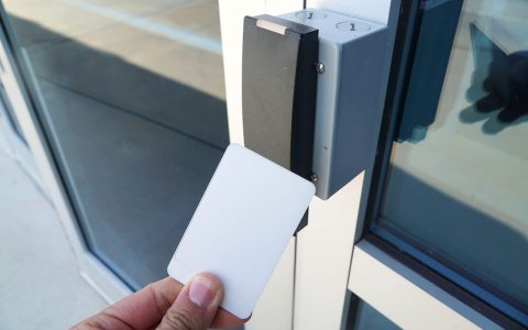 Считыватели в системе контроля доступа
